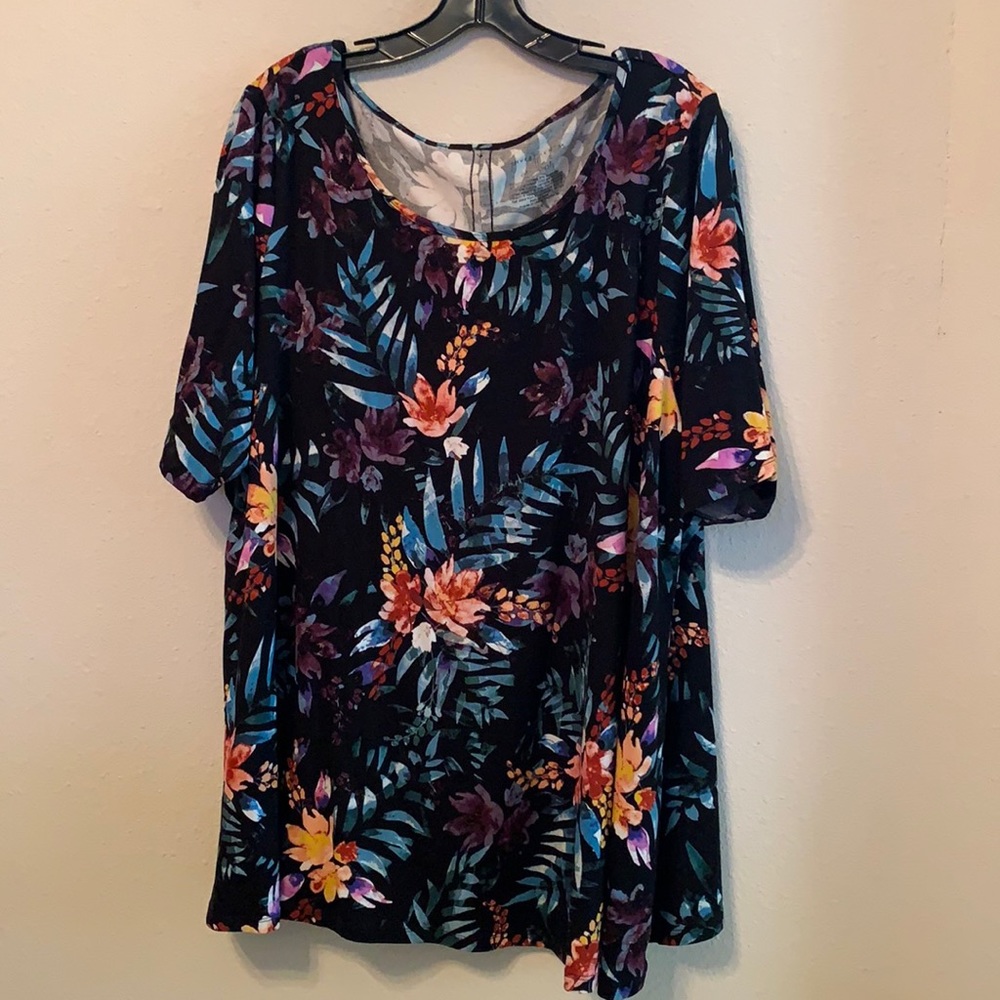 NWOT Investments essentials plus size women top